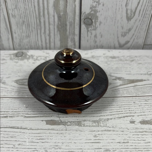 Elegant Brown Teapot with Floral Design - Picture 5 of 6